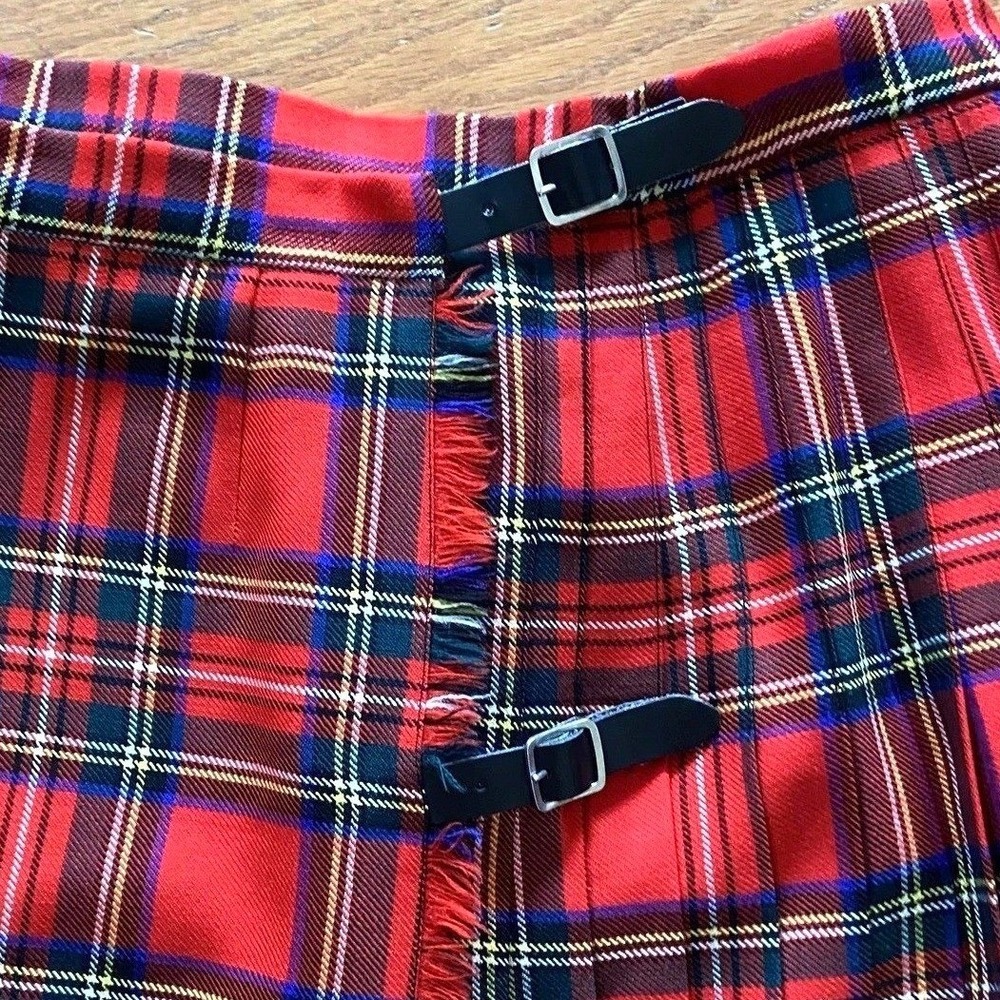 Vintage Meigle Kilt Skirt Women Pure Wool Red Plaid Pleated Buckle Made Scotland - Picture 4 of 15